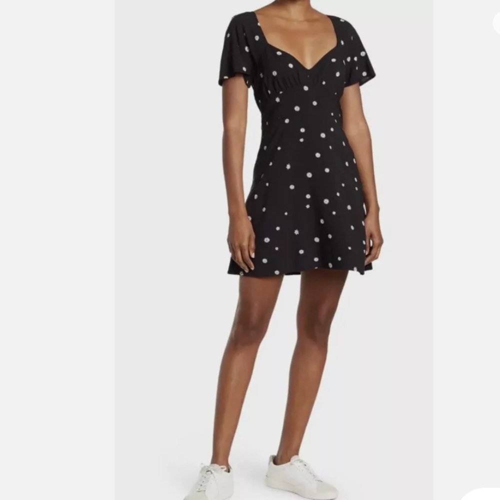 | Abound | Daisy Skater Dress | Sz Lg |